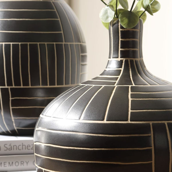 Graphite Stride Vases