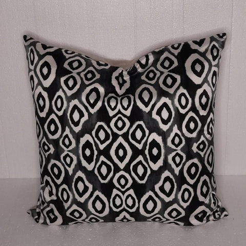 Coco Ikat Black